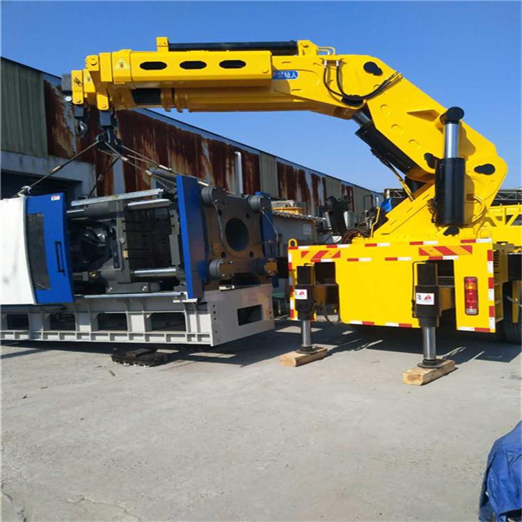 承德 大吨位折臂吊出租费用解析：一小时租赁多少钱